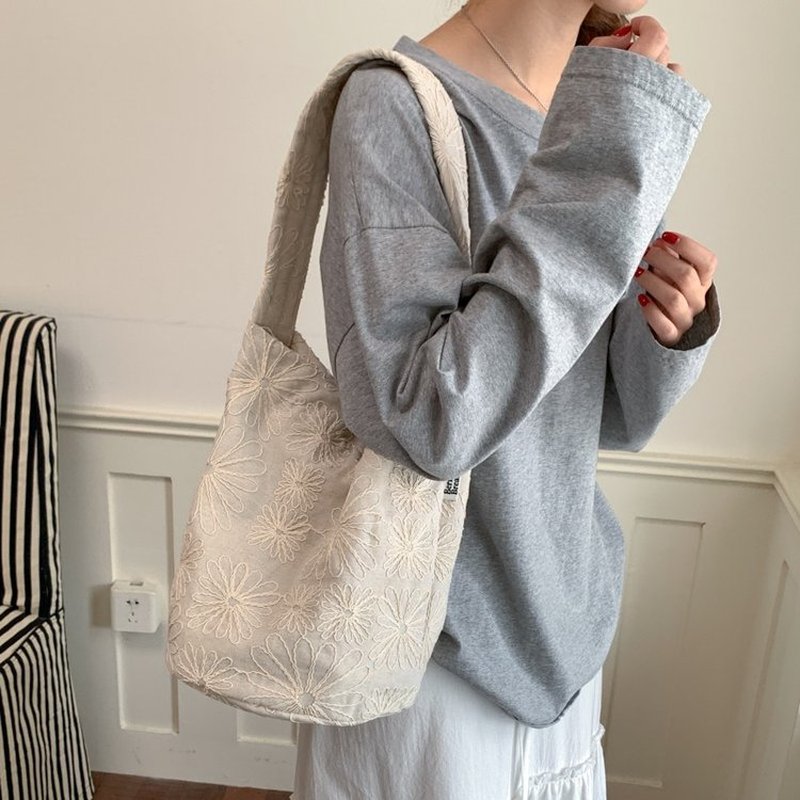 Sac Hobo Femme Noir et Blanc à - Hobo Bag Slouchy avis et prix