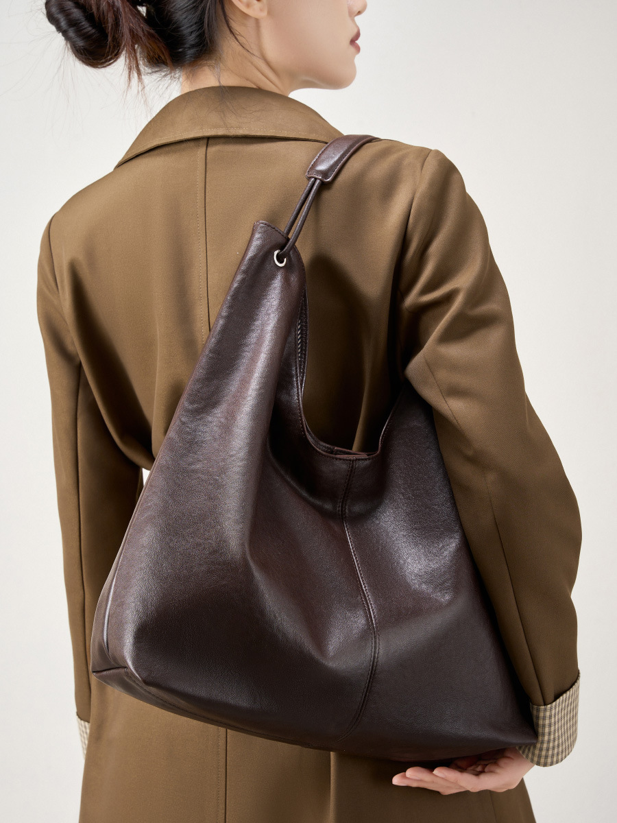 Sacs à main de luxe en cuir vé - Hobo Bag Slouchy avis et prix