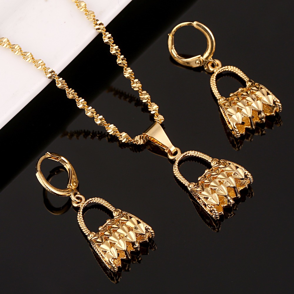 Ensemble de boucles d'oreilles - Women Bags Png avis et prix